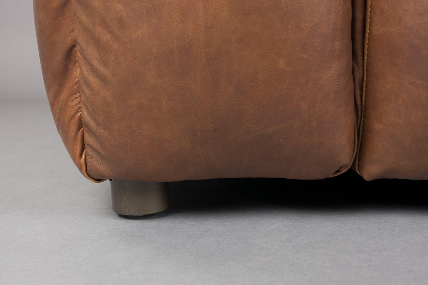 Sofa Hackman 4.5-Sitzer in Schokolade präsentiert im Onlineshop von KAQTU Design AG. 4er Sofa ist von Dutchbone