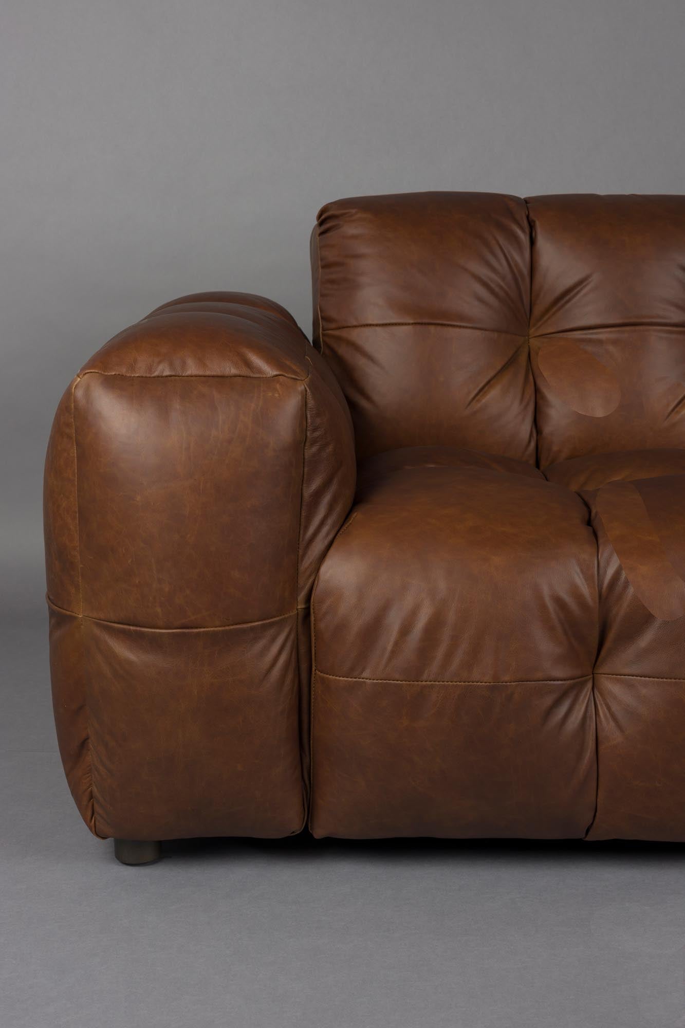 Sofa Hackman 4.5-Sitzer in Schokolade präsentiert im Onlineshop von KAQTU Design AG. 4er Sofa ist von Dutchbone