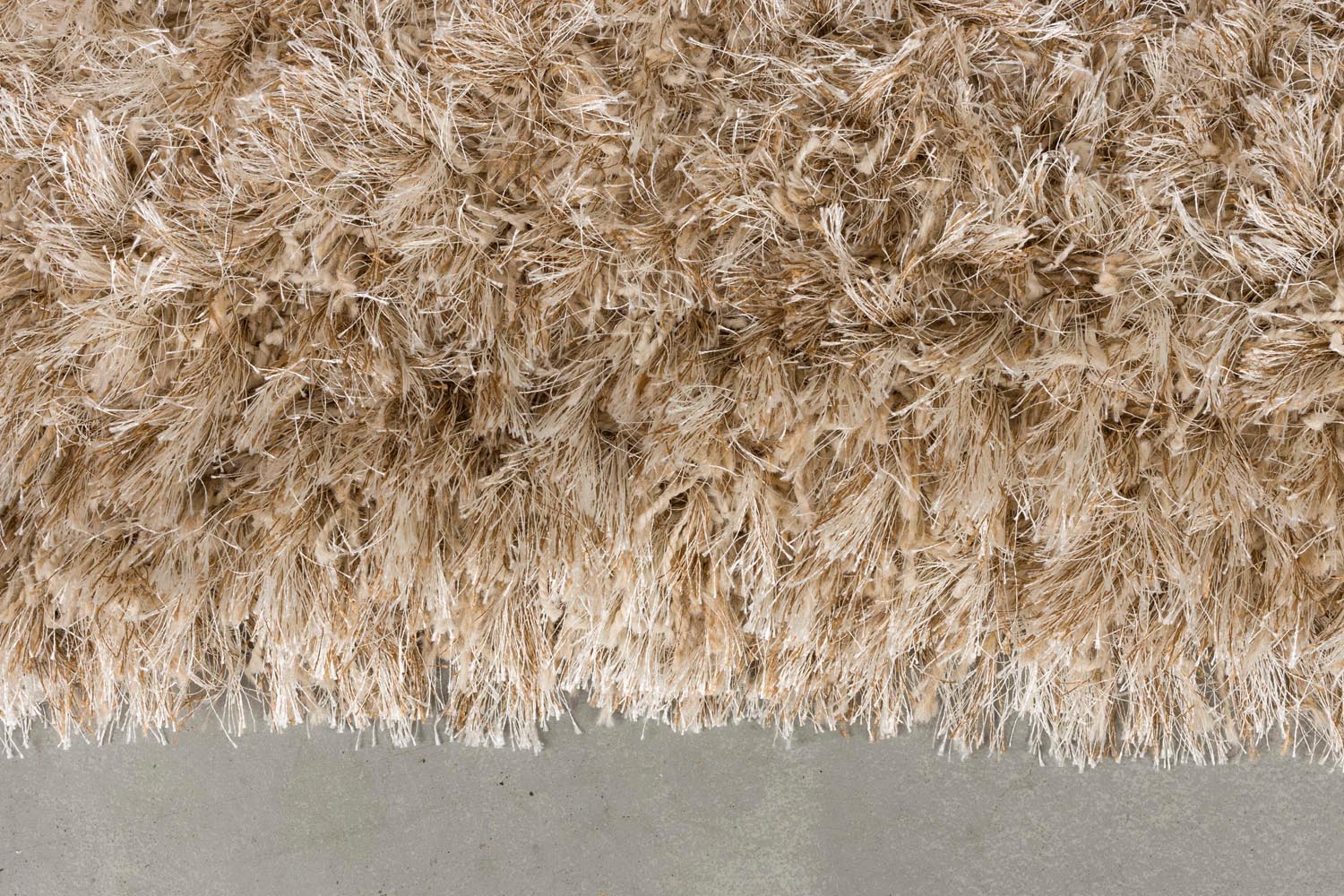 Teppich Hairy 200x290 in Beige präsentiert im Onlineshop von KAQTU Design AG. Teppich ist von Dutchbone