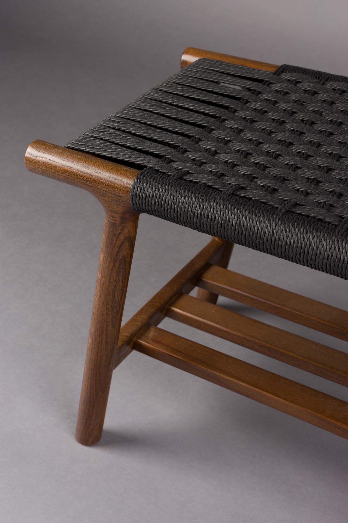 Hocker Kintaro in Walnuss präsentiert im Onlineshop von KAQTU Design AG. Hocker ist von Dutchbone