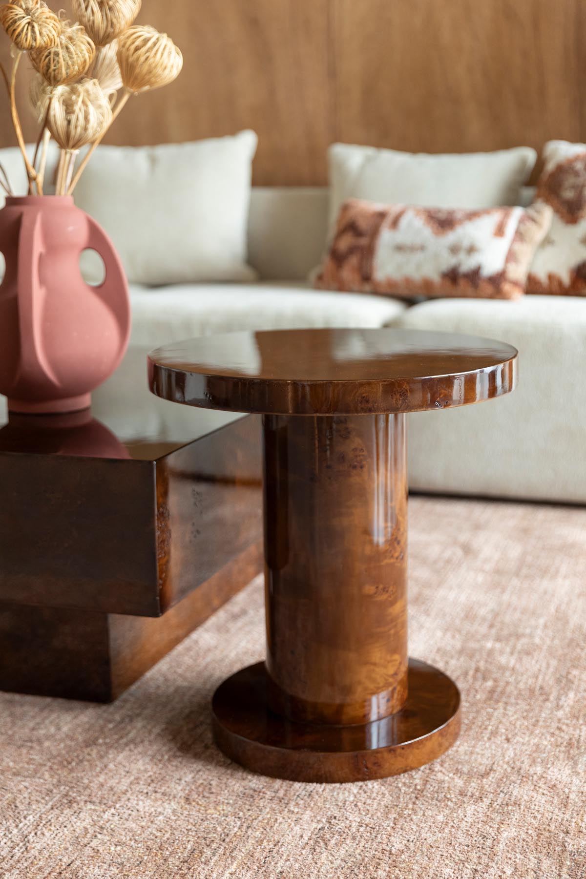 Beistelltisch Quinn in Walnuss präsentiert im Onlineshop von KAQTU Design AG. Beistelltisch ist von Dutchbone