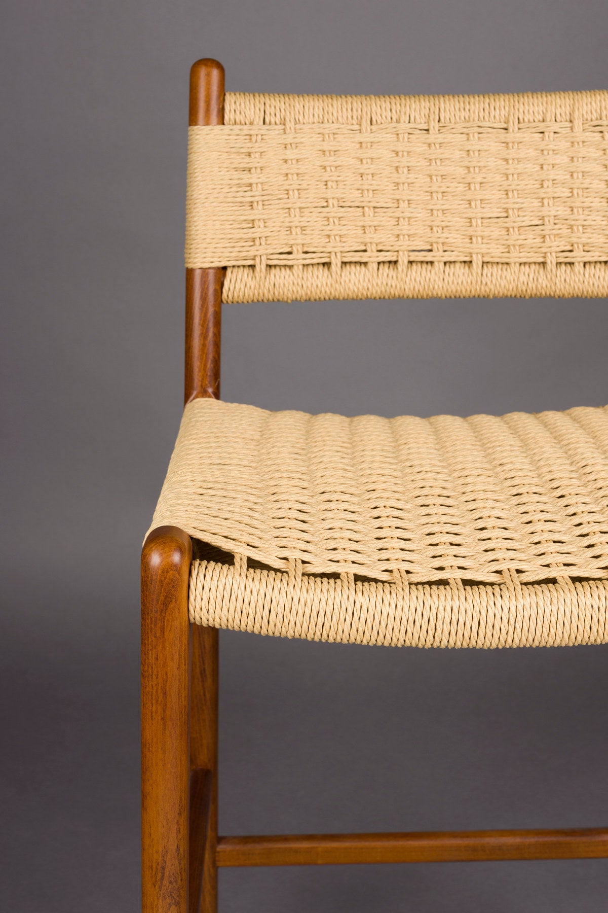 Barstuhl Cecile in Walnuss präsentiert im Onlineshop von KAQTU Design AG. Barstuhl ist von Dutchbone