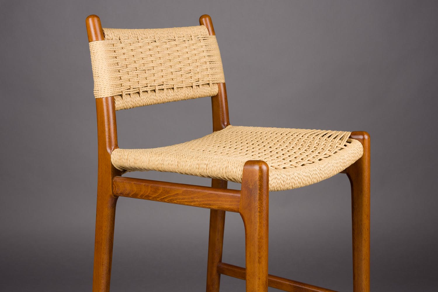 Barstuhl Cecile in Walnuss präsentiert im Onlineshop von KAQTU Design AG. Barstuhl ist von Dutchbone