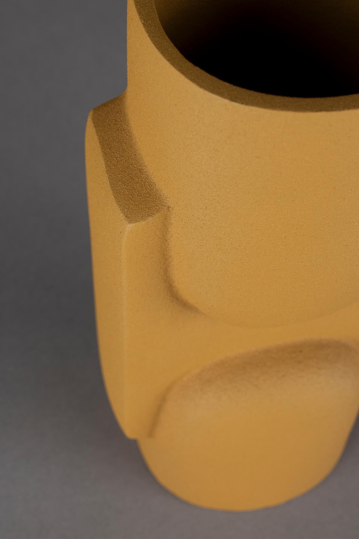 Vase Santos in Ochre präsentiert im Onlineshop von KAQTU Design AG. Vase ist von Dutchbone