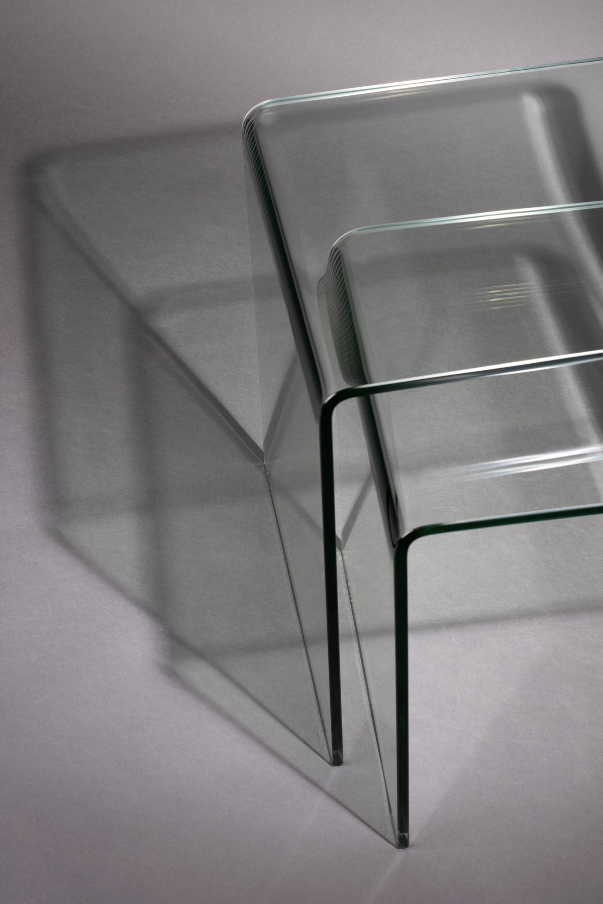 Beistelltisch Vetro Set of 2 in Transparent präsentiert im Onlineshop von KAQTU Design AG. Beistelltisch ist von Dutchbone