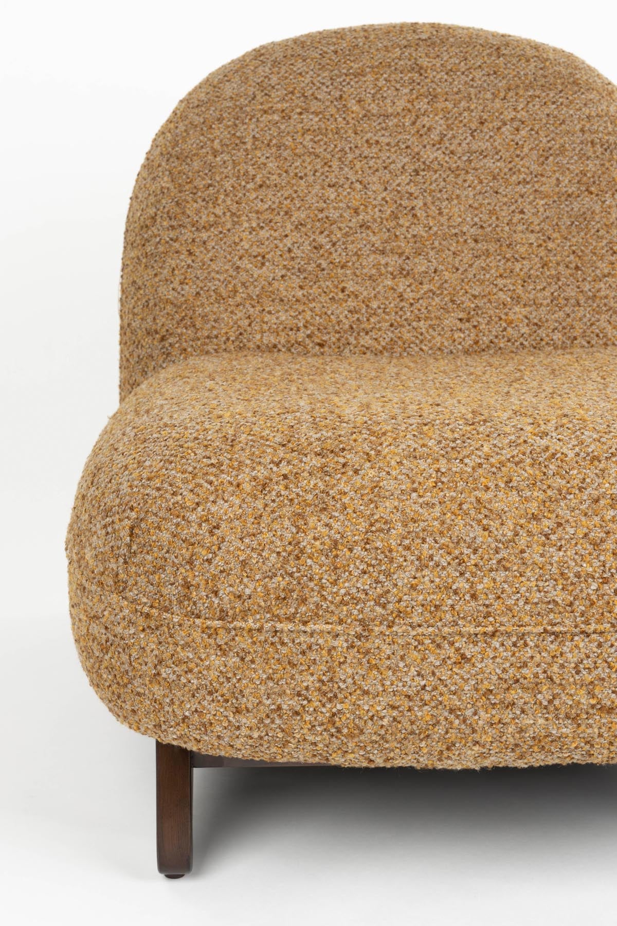 Sessel Loom in Braun präsentiert im Onlineshop von KAQTU Design AG. Sessel ist von Dutchbone
