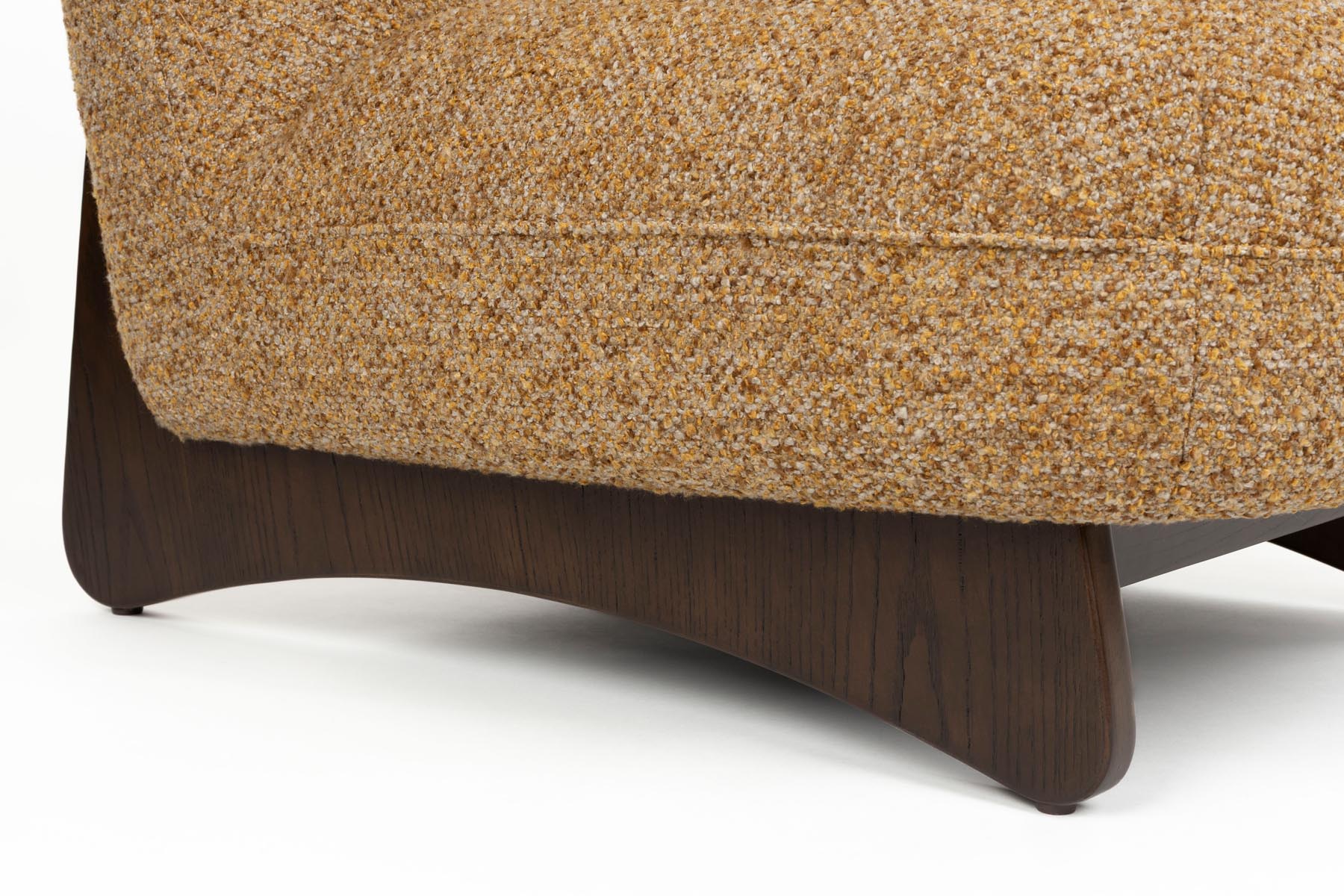 Sessel Loom in Braun präsentiert im Onlineshop von KAQTU Design AG. Sessel ist von Dutchbone