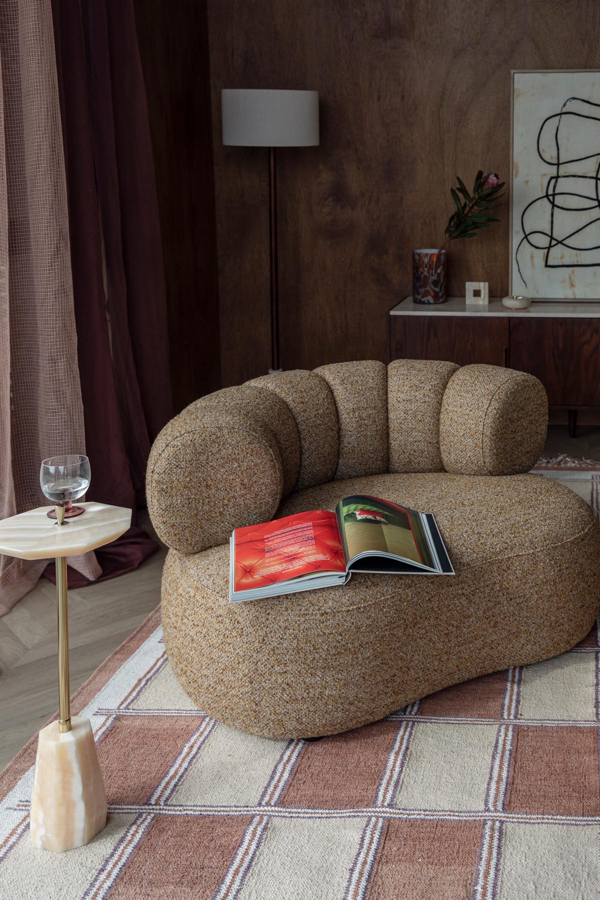 Sessel Duvane in Braun präsentiert im Onlineshop von KAQTU Design AG. Sessel ist von Dutchbone