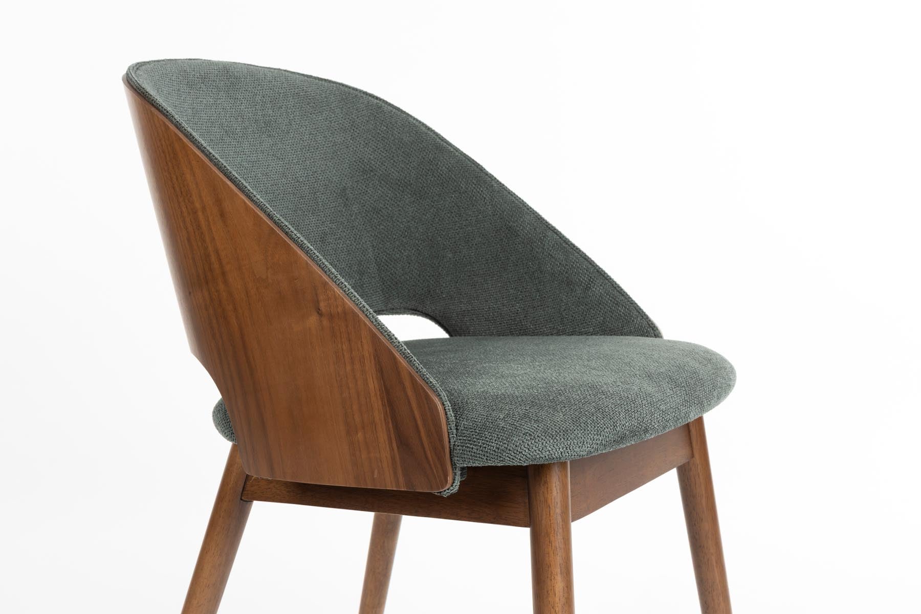 Stuhl Velore in Grün präsentiert im Onlineshop von KAQTU Design AG. Stuhl ist von Dutchbone