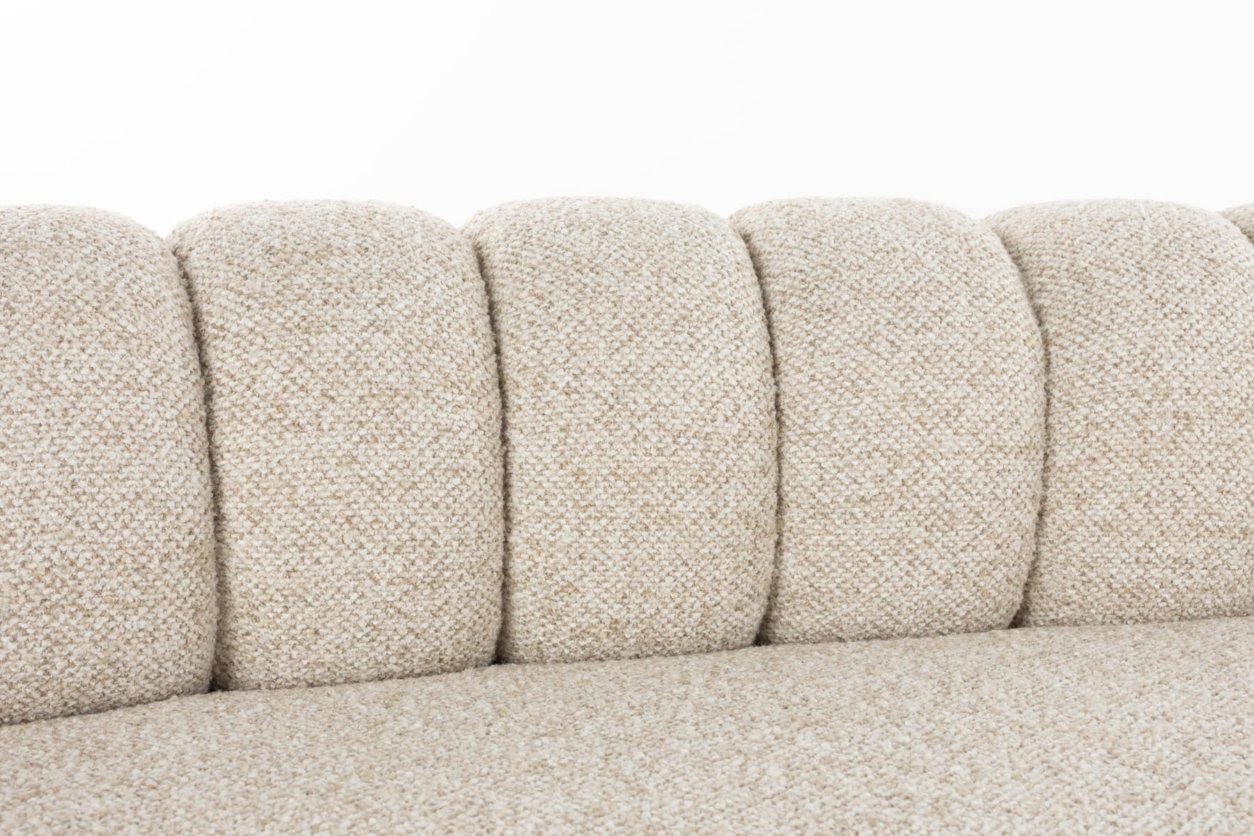 Sofa Duvane 7-Sitzer in Beige präsentiert im Onlineshop von KAQTU Design AG. Ecksofa ist von Dutchbone