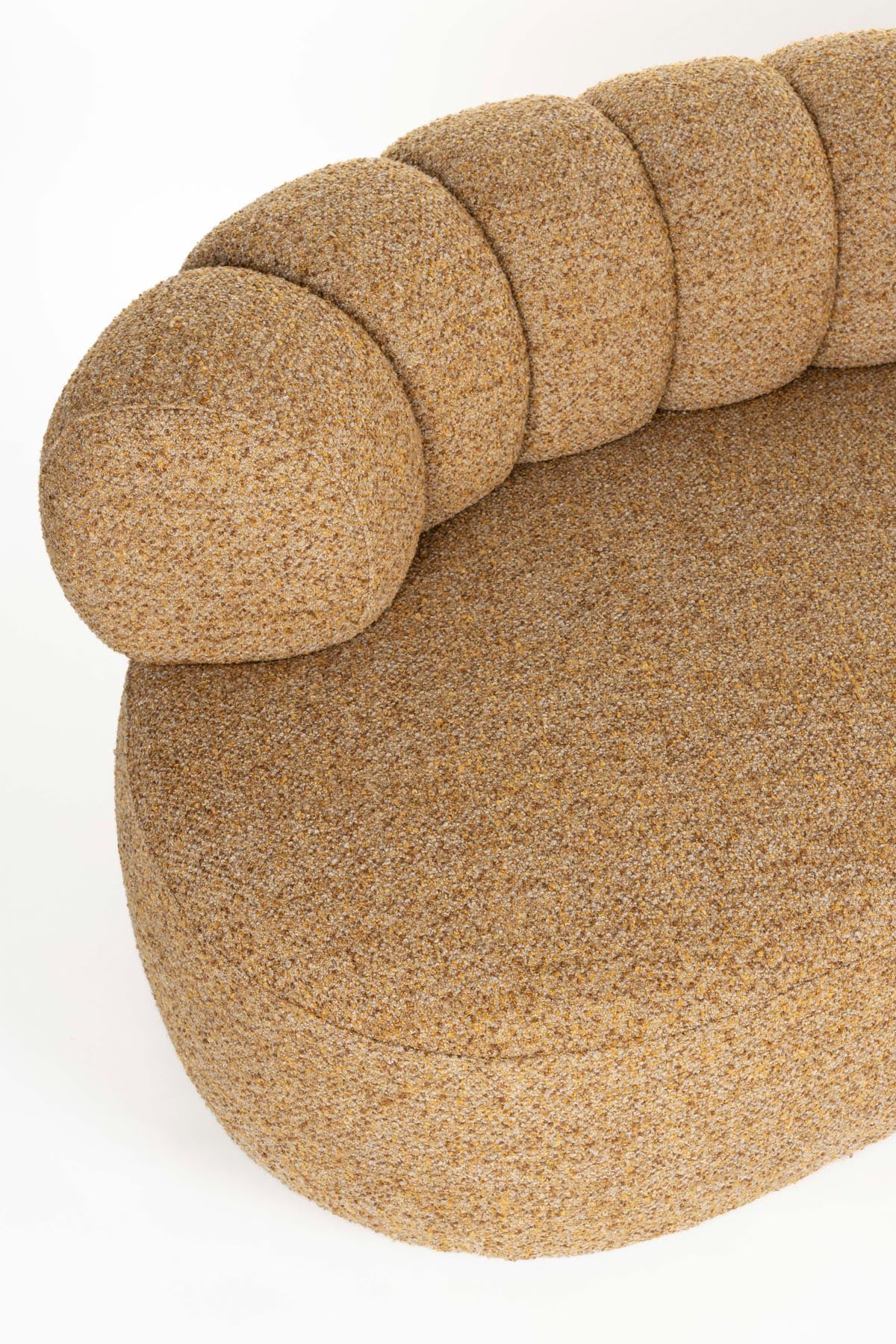 Sofa Duvane 7-Sitzer in Braun präsentiert im Onlineshop von KAQTU Design AG. 5er Sofa ist von Dutchbone