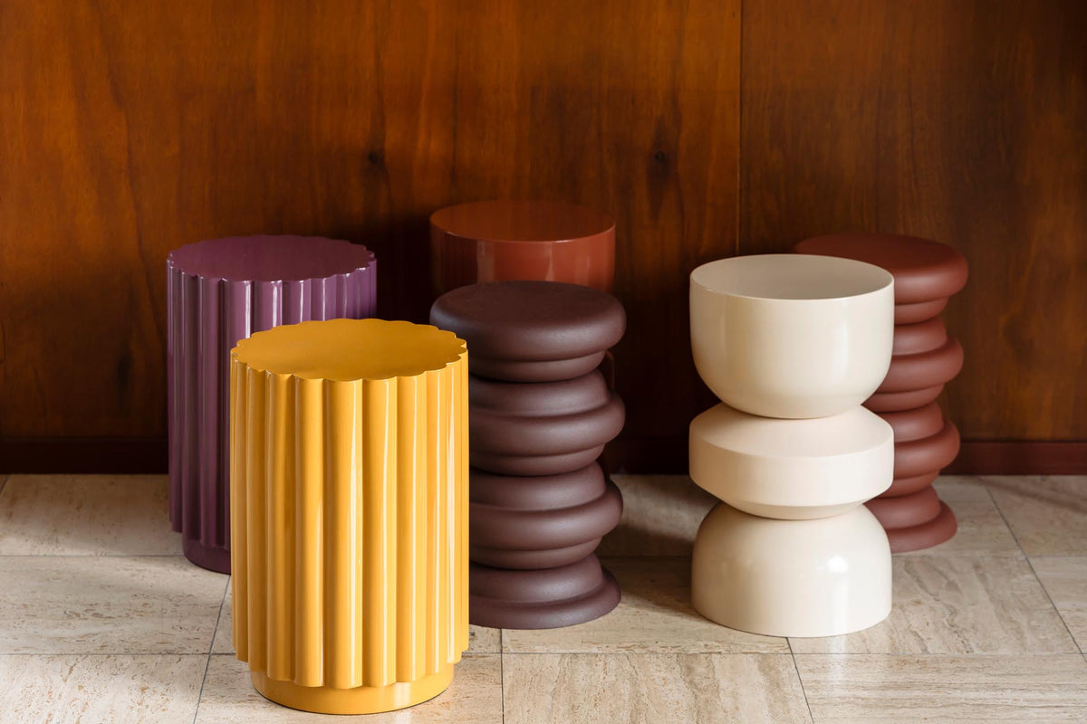 Hocker Apollo Beige in Rot präsentiert im Onlineshop von KAQTU Design AG. Hocker ist von Dutchbone
