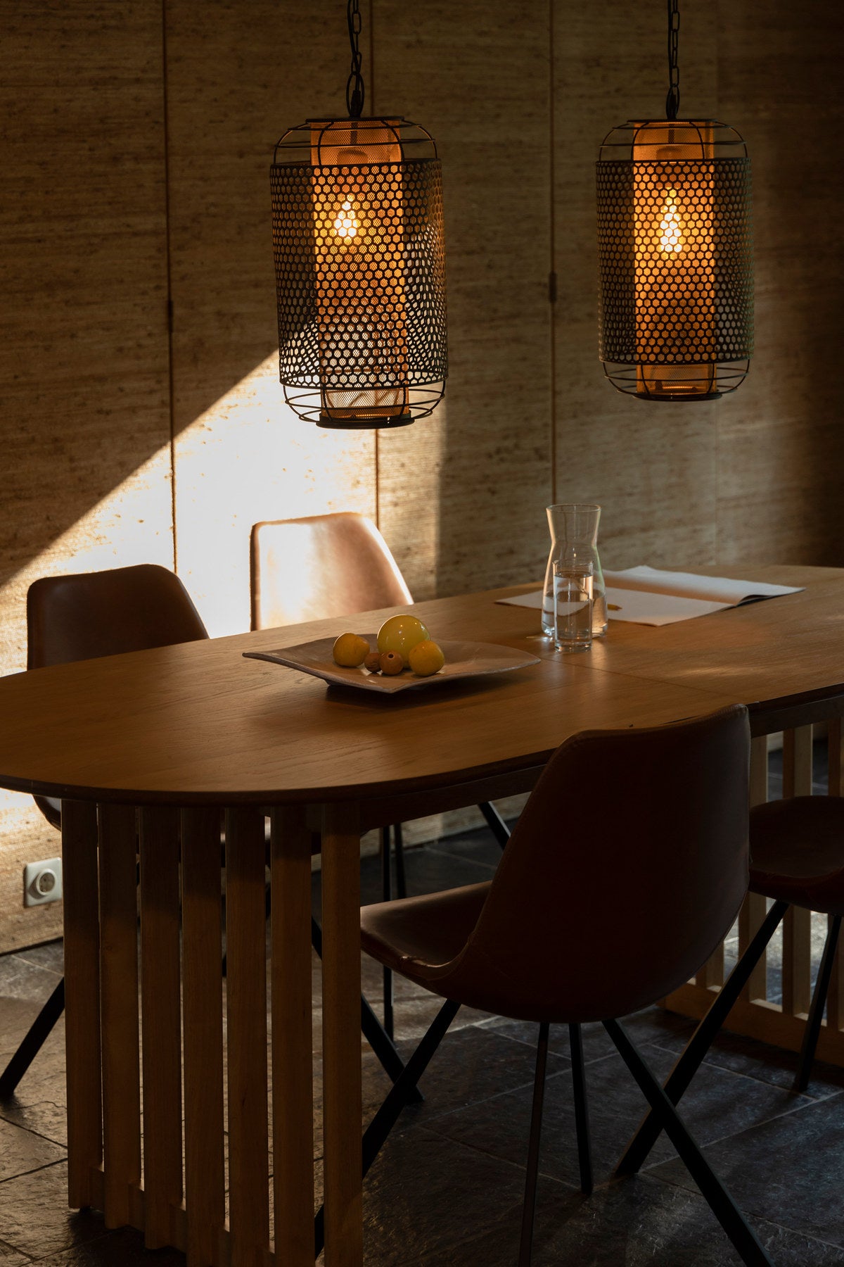 Tisch Barlet in Walnuss präsentiert im Onlineshop von KAQTU Design AG. Esstisch ist von Dutchbone