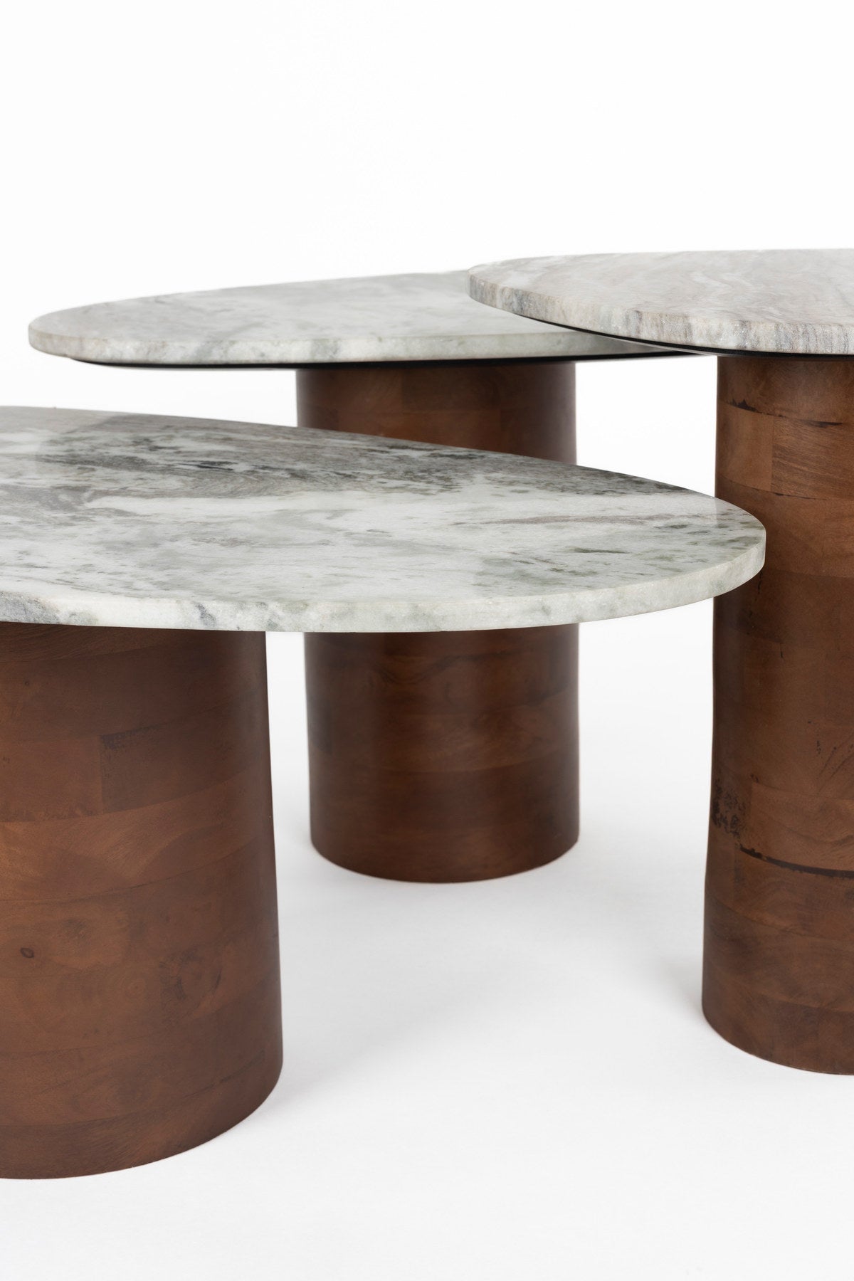 Beistelltisch Suki (3er-Set) in Braun präsentiert im Onlineshop von KAQTU Design AG. Couchtisch ist von Dutchbone
