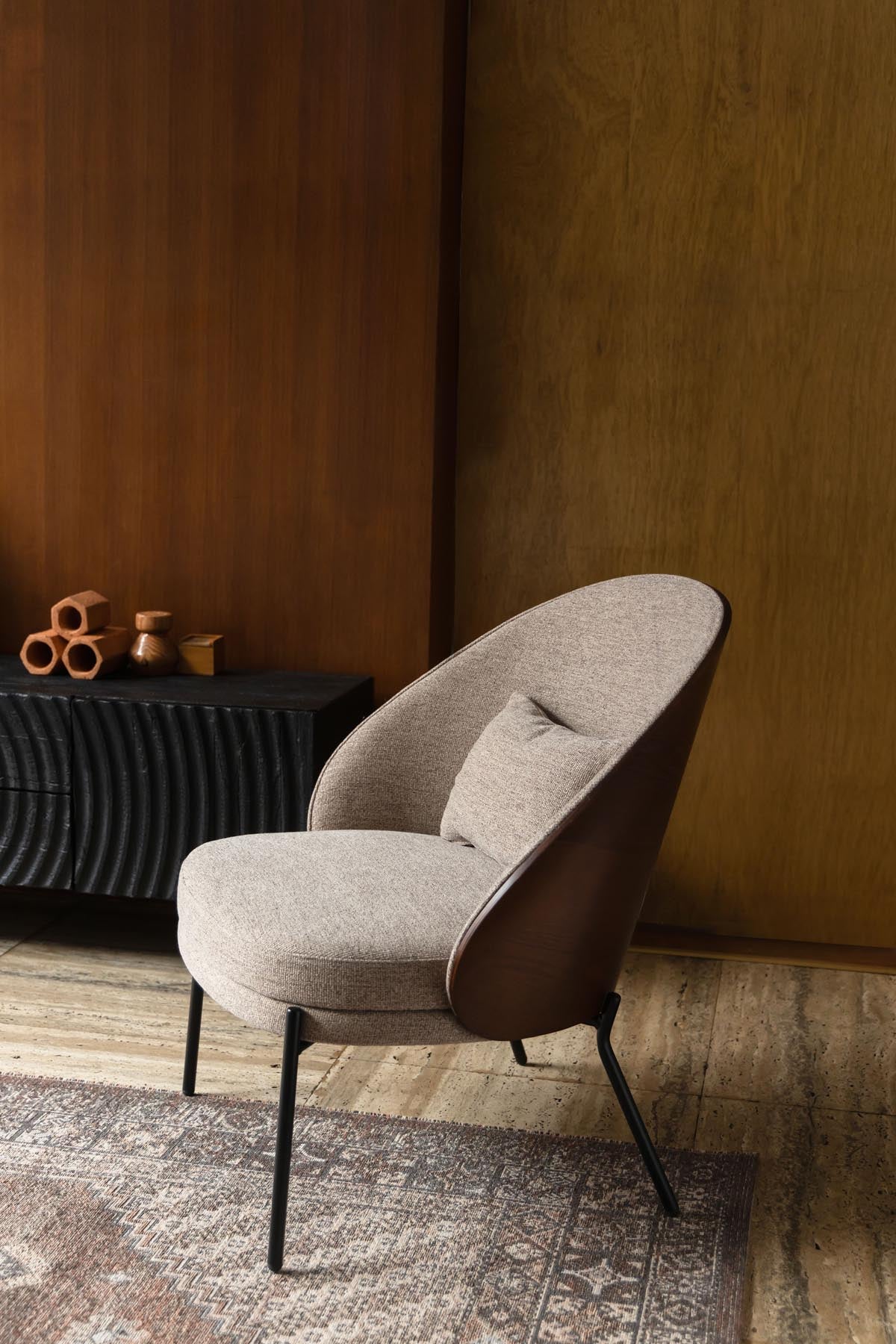 Sessel Rodin in Beige/Braun präsentiert im Onlineshop von KAQTU Design AG. Sessel ist von Dutchbone