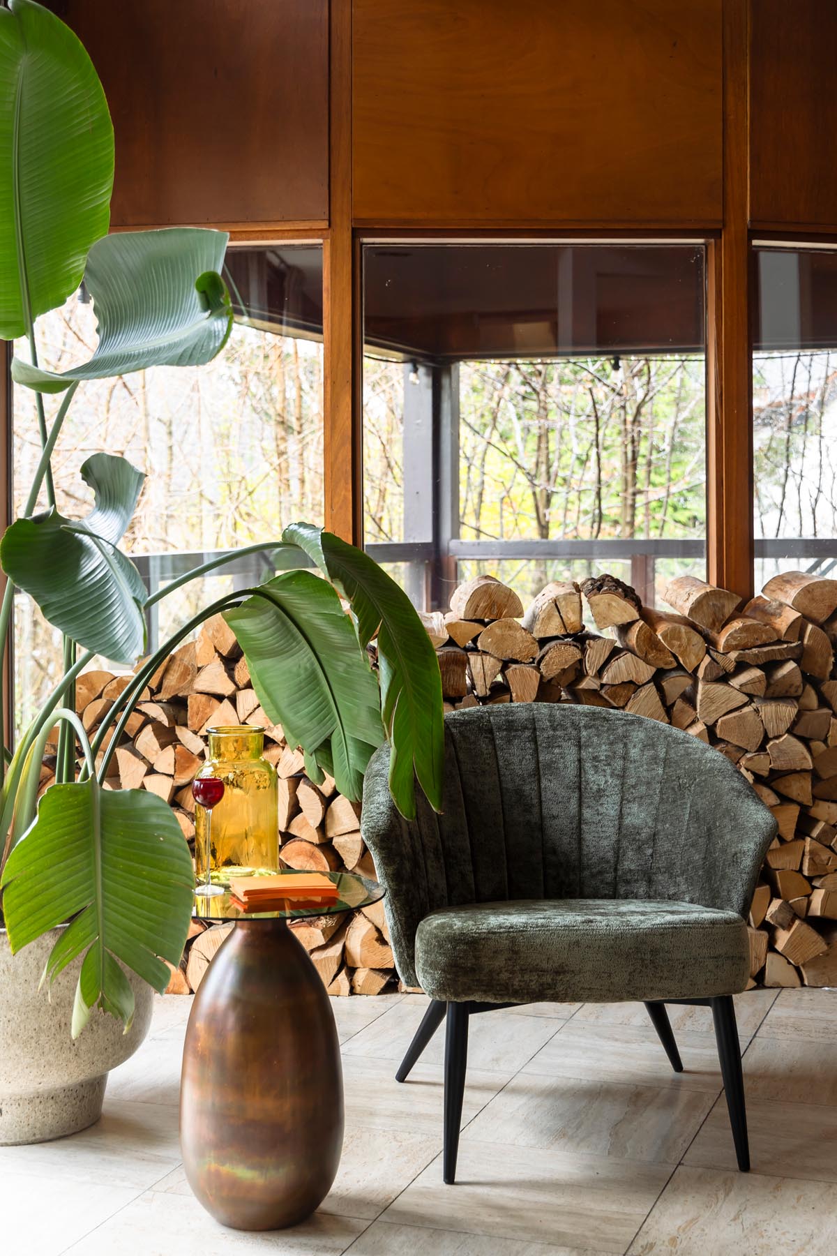 Loungesessel Georgia Grün in Grün präsentiert im Onlineshop von KAQTU Design AG. Sessel mit Armlehnen ist von Dutchbone