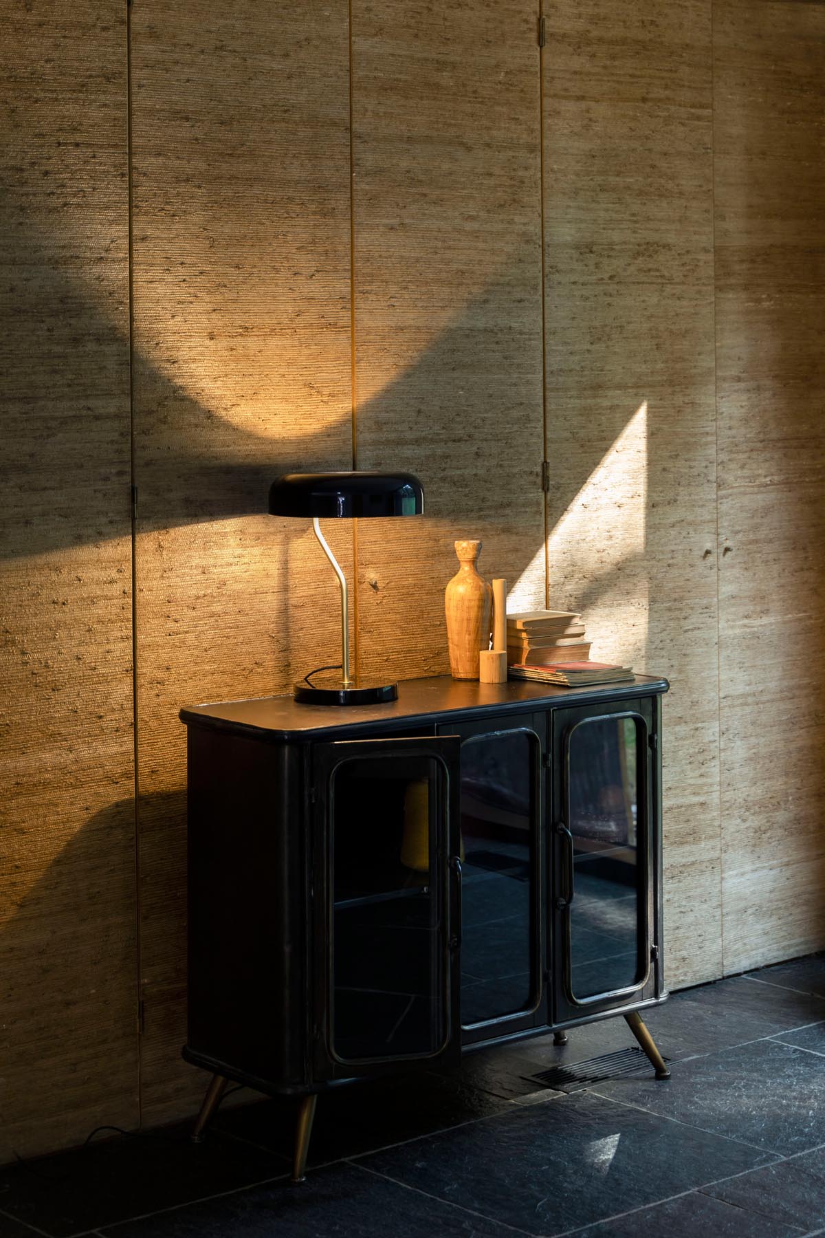 Sideboard Denza in Schwarz präsentiert im Onlineshop von KAQTU Design AG. Sideboard ist von Dutchbone