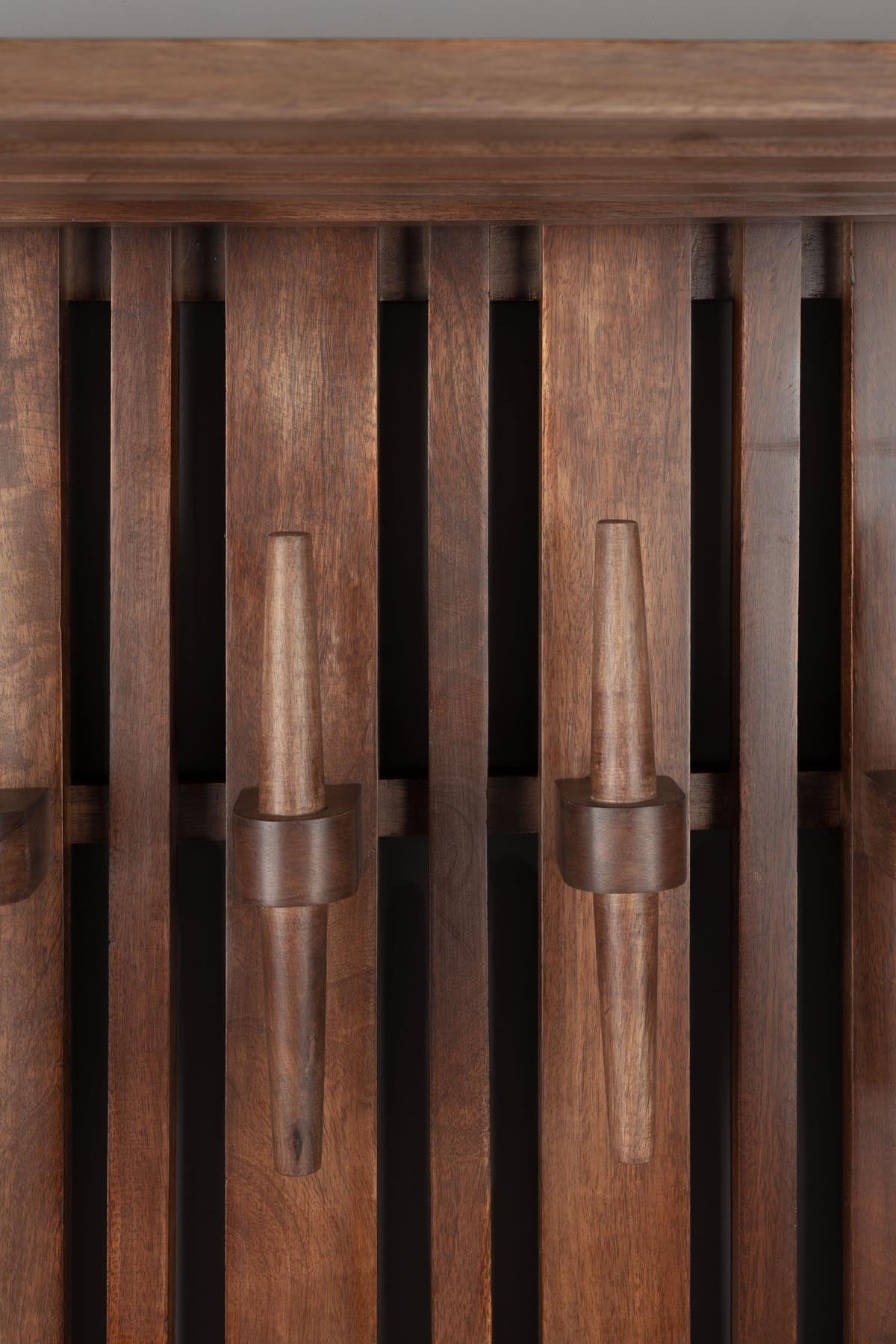 Wandgarderobe Jakub in Walnuss präsentiert im Onlineshop von KAQTU Design AG. Garderobe ist von Dutchbone