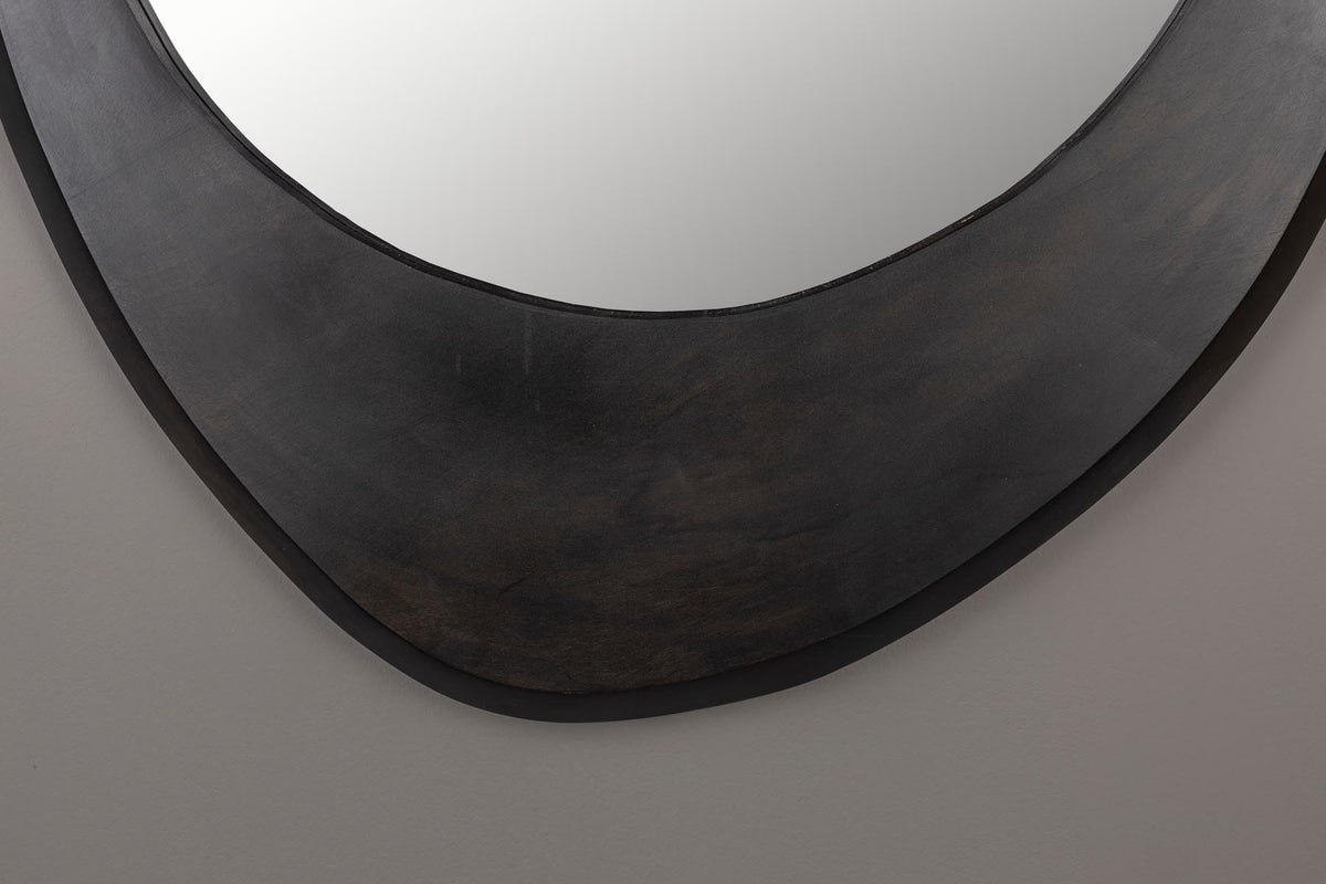 Spiegel Aren Wood in Schwarz präsentiert im Onlineshop von KAQTU Design AG. Wandspiegel ist von Dutchbone