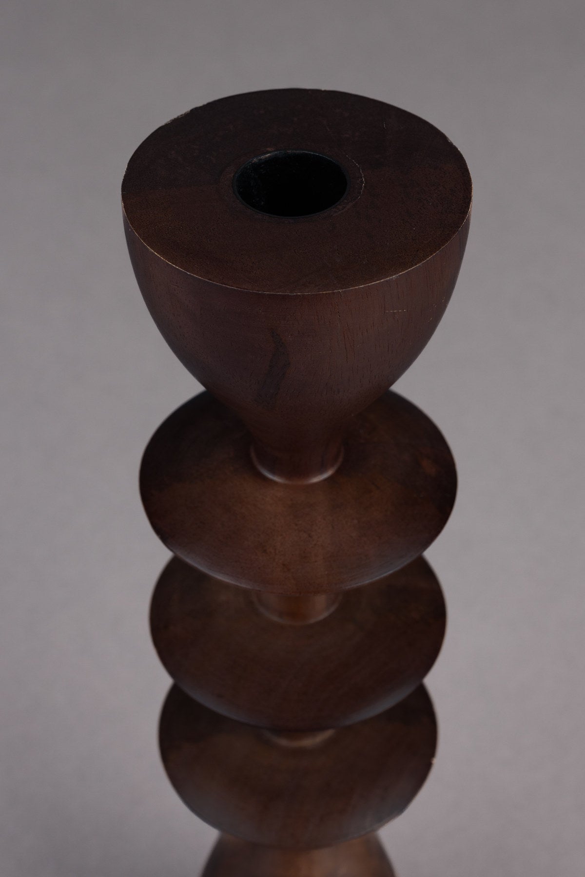 Kerzenhalter Pernilla in Braun präsentiert im Onlineshop von KAQTU Design AG. Kerzenständer ist von Dutchbone