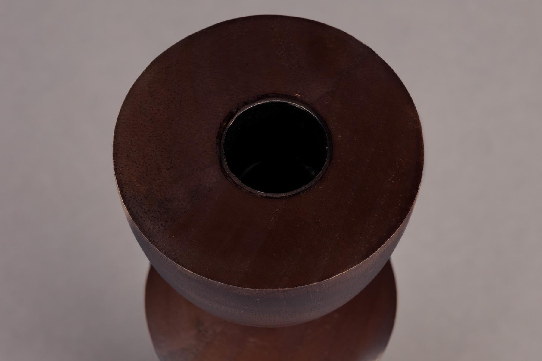 Kerzenhalter Pernilla in Braun präsentiert im Onlineshop von KAQTU Design AG. Kerzenständer ist von Dutchbone