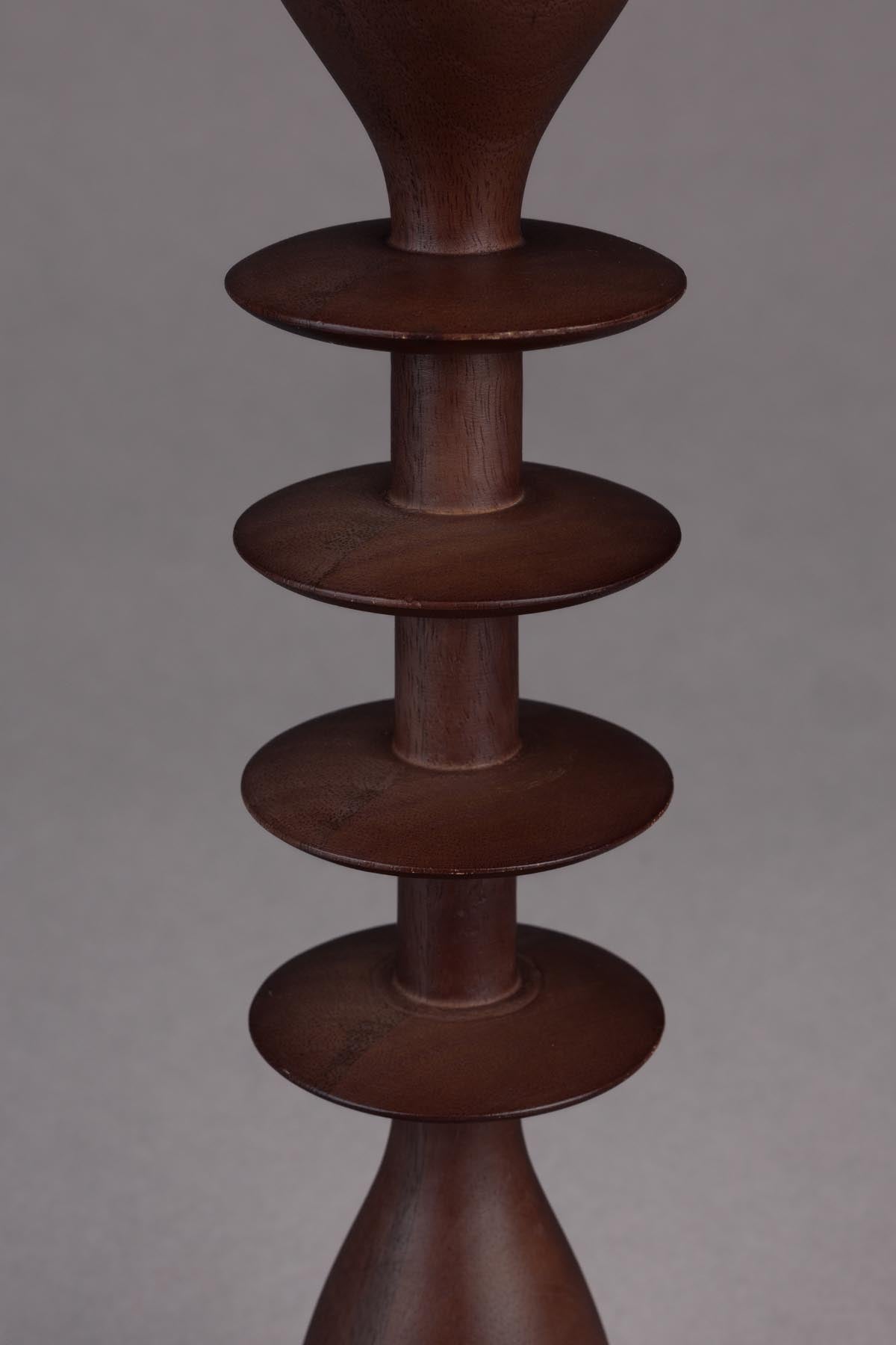 Kerzenhalter Pernilla in Braun präsentiert im Onlineshop von KAQTU Design AG. Kerzenständer ist von Dutchbone