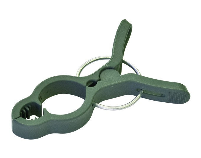 Zwölf grüne Pflanzenclips in kompakter Verpackung, kleine stabile Klammern zur Befestigung von Pflanzenstängeln im Garten.