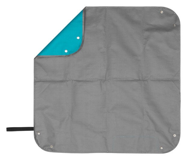 Quadratische GARDENA Pflanzmatte city gardening S in Türkis, Blau und Grau mit aufstellbaren Rändern und Druckknöpfen, Grösse 80x80 cm.