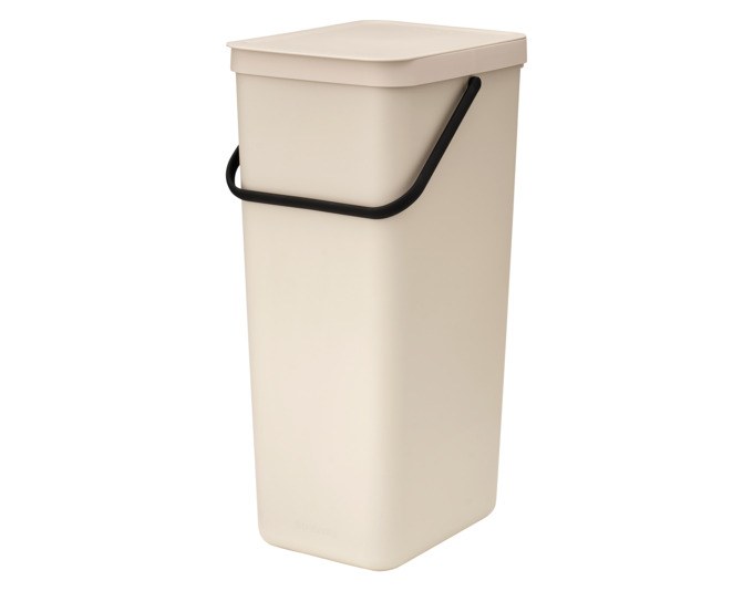 Abfallbehälter Sort&Go von BRABANTIA in Soft beige, 40 Liter, Kunststoffgehäuse mit aufklappbarem Deckel für die Küche.
