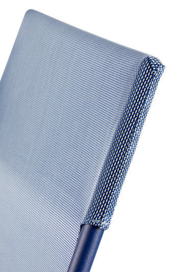 LAFUMA Klappsessel Balcony CB indigo in Indigo, Blau präsentiert im Onlineshop von KAQTU Design AG. Gartenstuhl mit Armlehnen ist von LAFUMA