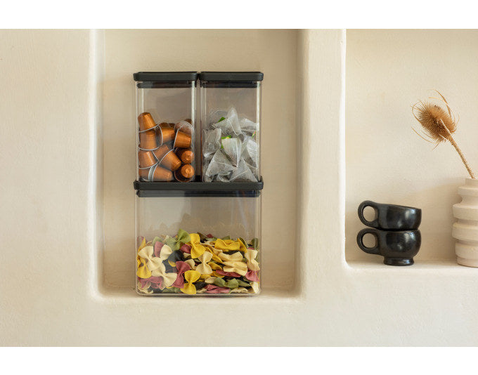 BRABANTIA Vorratsdosen Set Tasty+ 3-teilig dark grey 2x1.6+1x3.5 l in Dark grey, Grau präsentiert im Onlineshop von KAQTU Design AG. Vorratsbehältersets ist von BRABANTIA