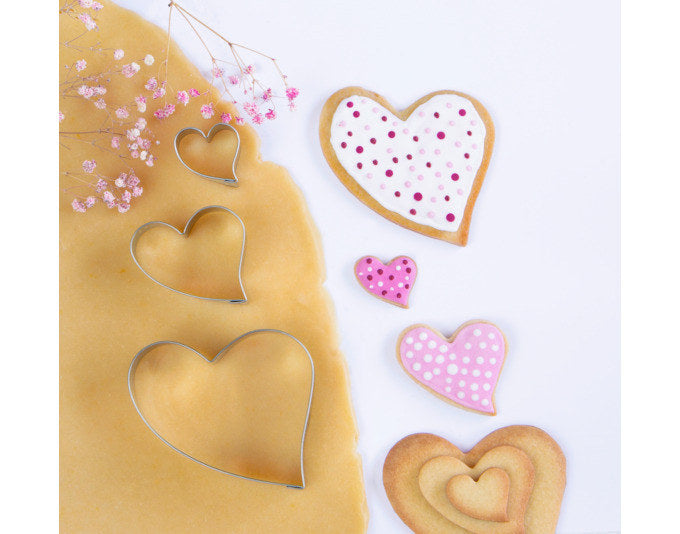 STÄDTER Ausstecher Set Liebe 3-teilig 3.5–9.5 cm in Silber präsentiert im Onlineshop von KAQTU Design AG. Ausstecher ist von STÄDTER