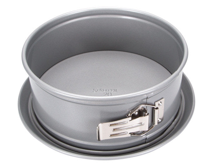 STÄDTER Springform ø 20x7 cm silber We love Baking in Silber präsentiert im Onlineshop von KAQTU Design AG. Springformen ist von STÄDTER
