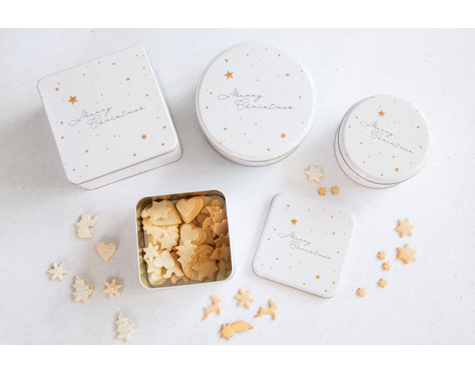 STÄDTER Gebäckdose Merry Christmas 16.5x16.5x8 cm weiss eckig in Weiss präsentiert im Onlineshop von KAQTU Design AG. Aufbewahrungsdose ist von STÄDTER