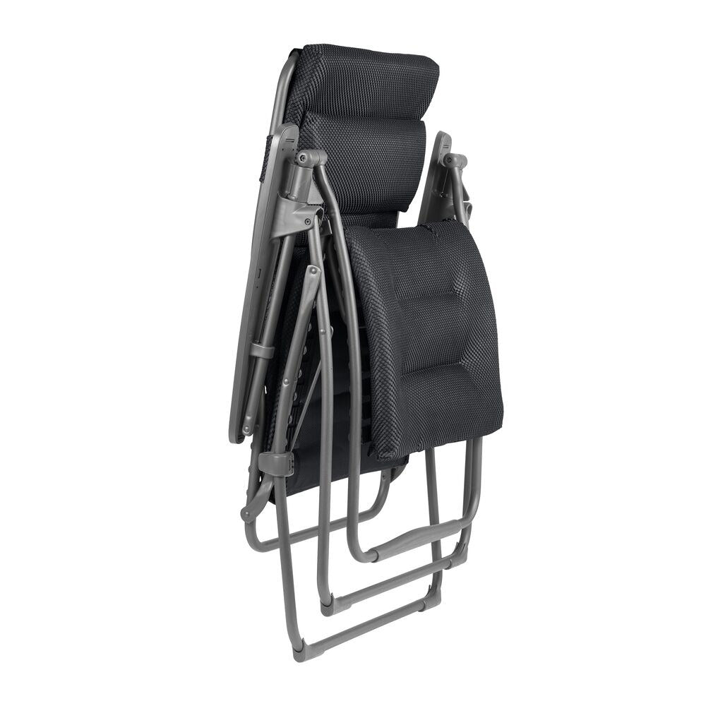 LAFUMA Relaxsessel Relax 803 XL mit Stahlrohrgestell in Titane, grauer BeComfort-Polsterung, Armlehnen aus Kunstharz und verstellbarer Kopfstütze.