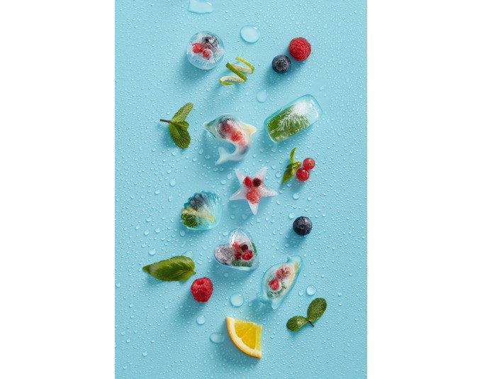 LÉKUÉ Eiswürfelform Delfin mit Deckel 23x12 cm türkis in Türkis, Blau präsentiert im Onlineshop von KAQTU Design AG. Eiswürfelformen ist von LEKUE