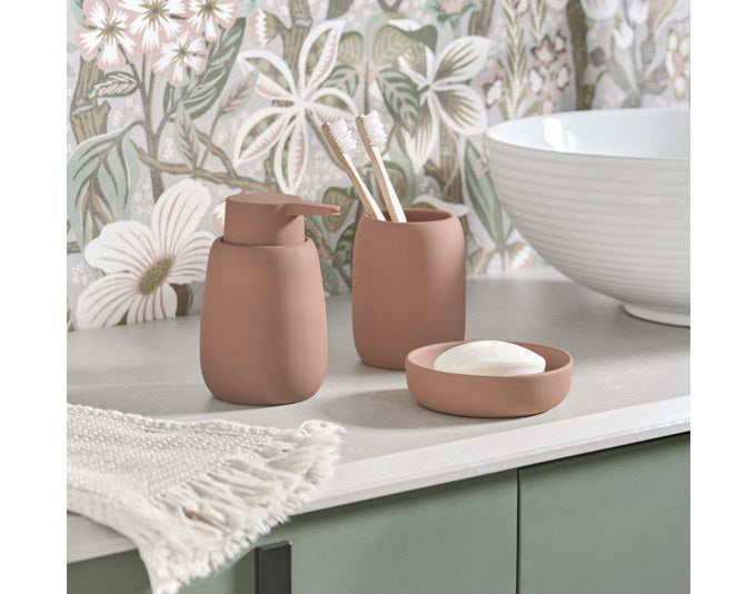ZELLER Seifenspender Keramik mocca ø 8.8x13.7 cm in Mocca, Braun präsentiert im Onlineshop von KAQTU Design AG. Seifenspender ist von ZELLER PRESENT