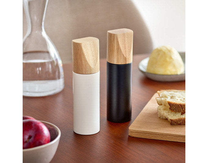 ZELLER Salz- und Pfeffermühle Gummibaum weiss ø 5x18.2 cm in Weiss präsentiert im Onlineshop von KAQTU Design AG. Salz & Pfeffer ist von ZELLER PRESENT