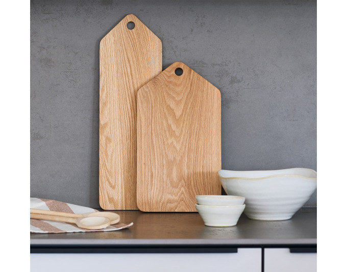 ZELLER Schneidbrett Eiche 36x20x1.5 cm in Holzoptik, Braun präsentiert im Onlineshop von KAQTU Design AG. Schneidbrett ist von ZELLER PRESENT