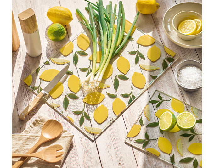ZELLER Schneidbrett Glas Lemons 30x20 cm in Bunt präsentiert im Onlineshop von KAQTU Design AG. Schneidbrett ist von ZELLER PRESENT
