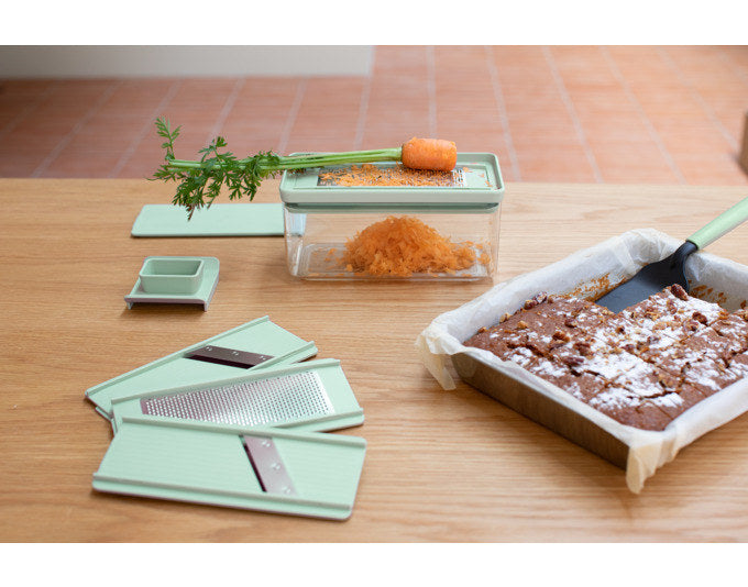 BRABANTIA Hobel- und Reibeset für Käse und Gemüse Tasty+ in Grün, Transparent präsentiert im Onlineshop von KAQTU Design AG. Käsereibe ist von BRABANTIA