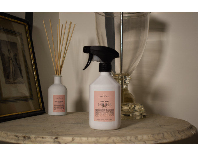 THE OLPHACTORY Raumduft White Insignia Philippa 1990 250 ml in Transparent präsentiert im Onlineshop von KAQTU Design AG. Duftöl ist von THE OLPHACTORY