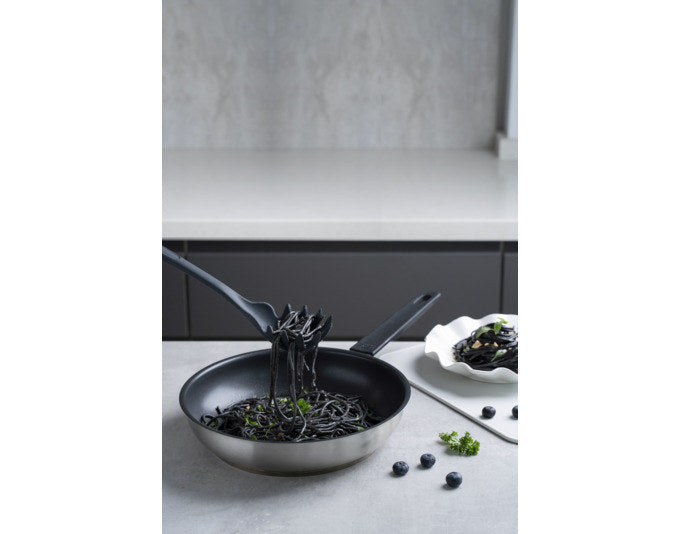 KOCHBLUME Pastalöffel 30 cm anthrazit in Anthrazit, Grau präsentiert im Onlineshop von KAQTU Design AG. Pastalöffel ist von KOCHBLUME