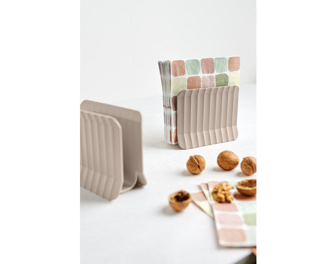 BLIM PLUS Serviettenhalter Paestum 15x4.5x12 cm arca grau in Grau präsentiert im Onlineshop von KAQTU Design AG. Serviettenhalter ist von BLIMPLUS