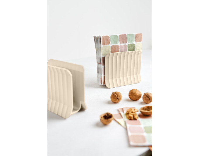 BLIM PLUS Serviettenhalter Paestum 15x4.5x12 cm arca beige in Beige, Braun präsentiert im Onlineshop von KAQTU Design AG. Serviettenhalter ist von BLIMPLUS