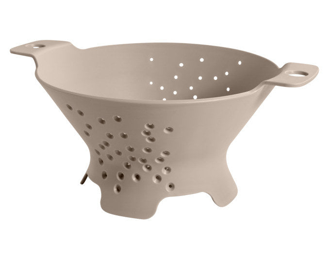 BLIM PLUS Abtropfsieb Cosmo Gr. M ø 30 cm grau in Grau präsentiert im Onlineshop von KAQTU Design AG. Salatzubehör ist von BLIMPLUS