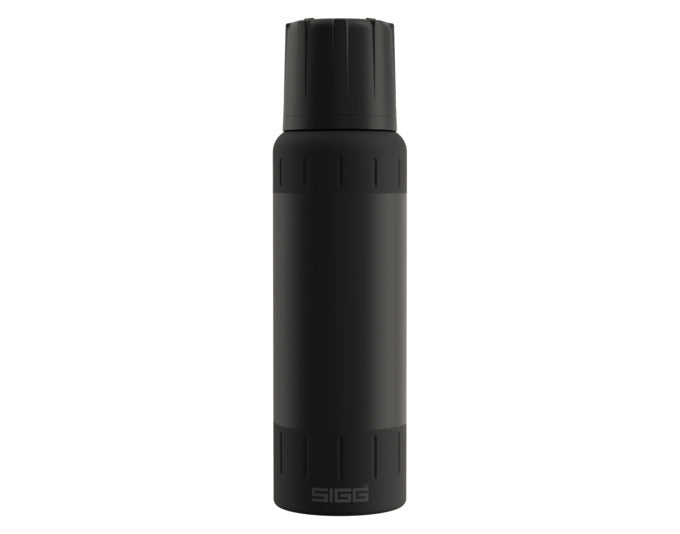 SIGG Isolierflasche Alpine Star black 1 l in  präsentiert im Onlineshop von KAQTU Design AG. Küchenhelfer ist von SIGG