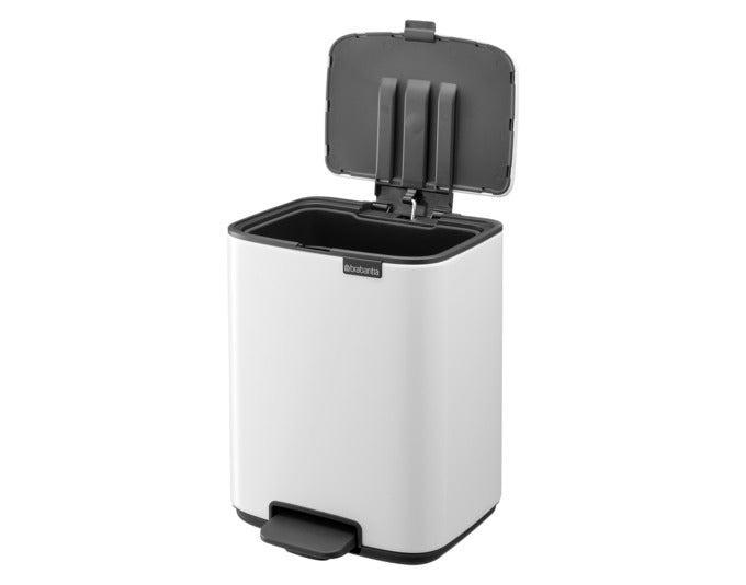 BRABANTIA Treteimer Bo white 7 l in  präsentiert im Onlineshop von KAQTU Design AG. Mülleimer ist von BRABANTIA