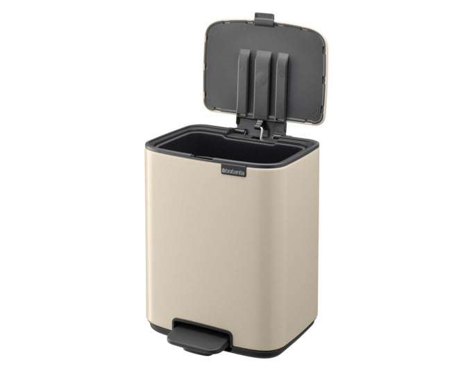 BRABANTIA Treteimer Bo soft beige 7 l in  präsentiert im Onlineshop von KAQTU Design AG. Mülleimer ist von BRABANTIA