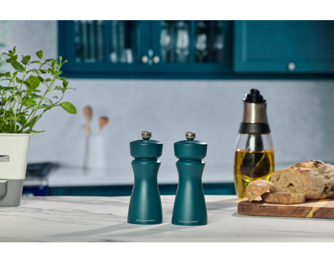 COLE&MASON Pfeffer-/Salzmühle Kenton Sea Salt blau 15 cm in Blau präsentiert im Onlineshop von KAQTU Design AG. Salz & Pfeffer ist von COLE & MASON